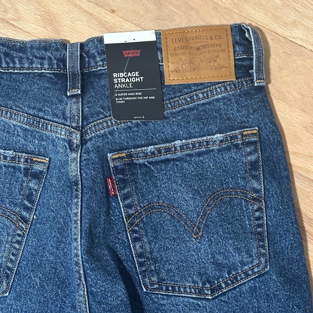 LEVIS Blue Jeans